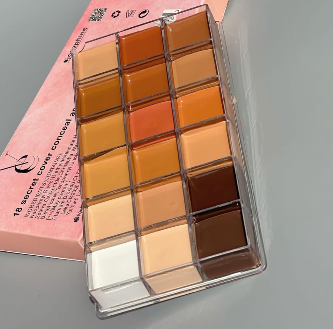 Vee Beauty Wish 18 Secret Cover C & C Palette
